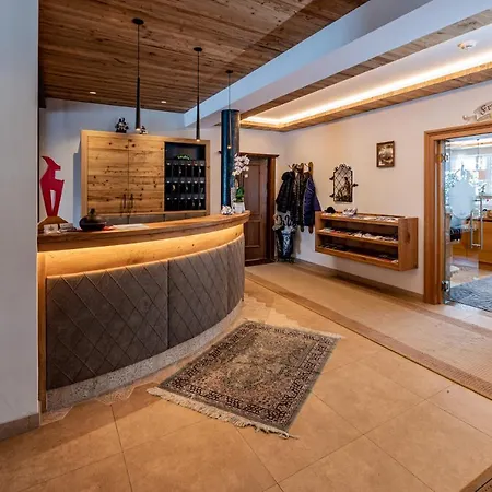 Garni Entstrasser Szálloda