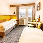 Garni Entstrasser Hotel 3*