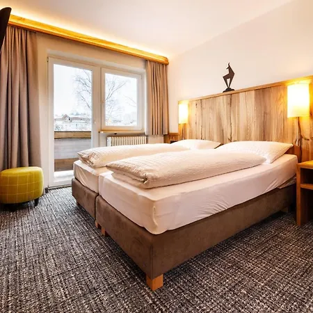 ガルニ エンシュトラッサ キッツビュール